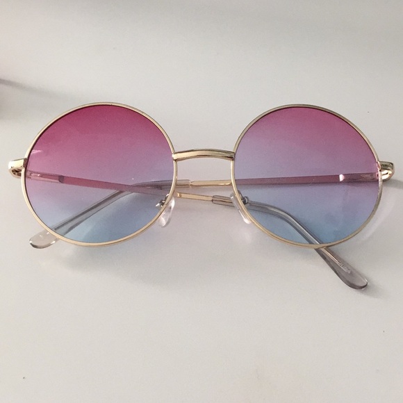 🦋 - Picture 2 of 3